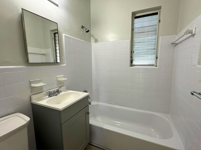 Building Photo - 1206 NW 17th Ave