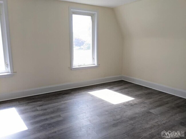 Building Photo - 120 Plainfield Ave