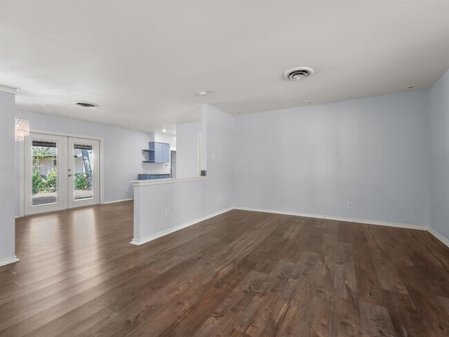Building Photo - 8010 Camden Dr