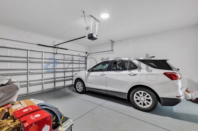 Building Photo - Unit n/a