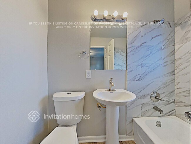 Building Photo - 2643 S Richfield St