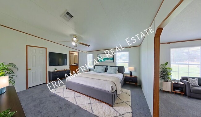 Building Photo - 8204 Verano St