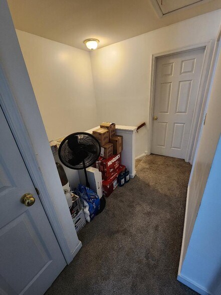 Upstairs Hallway - 4205 Riding Place Rd