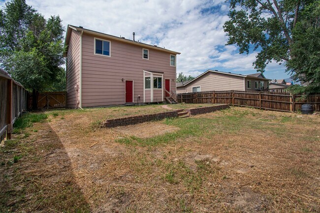 Building Photo - 2540 Lyncrest Dr