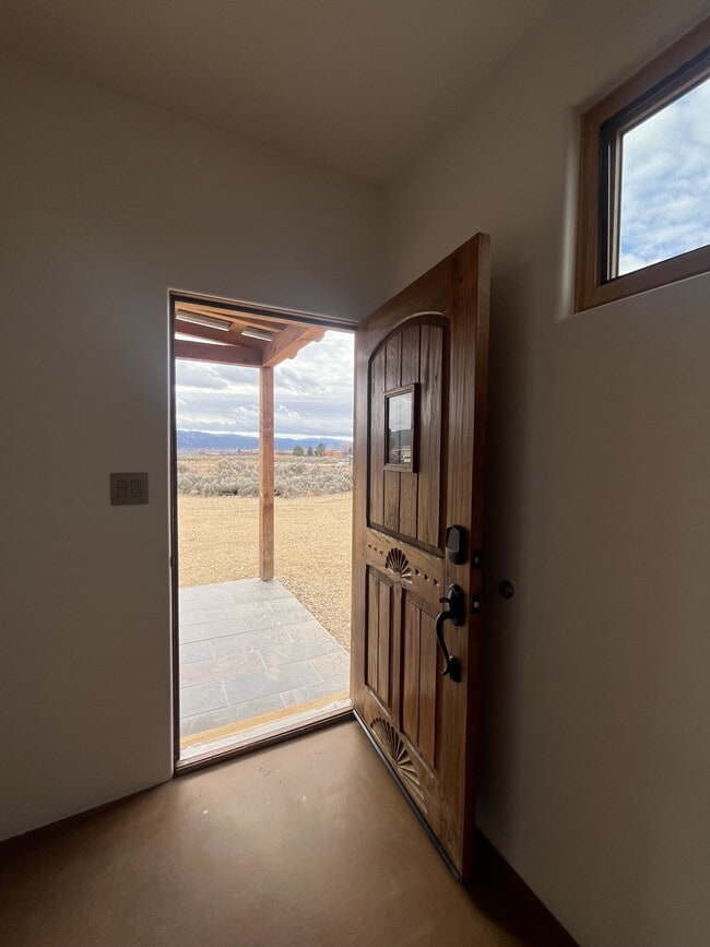 Building Photo - 2 Kincaid Rd