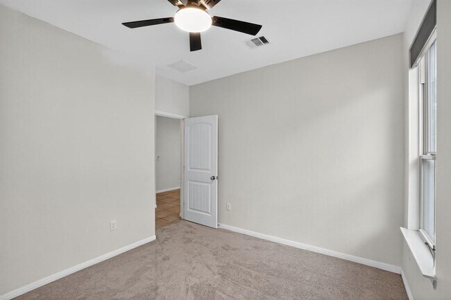 Building Photo - 620 Carly Ann Ln