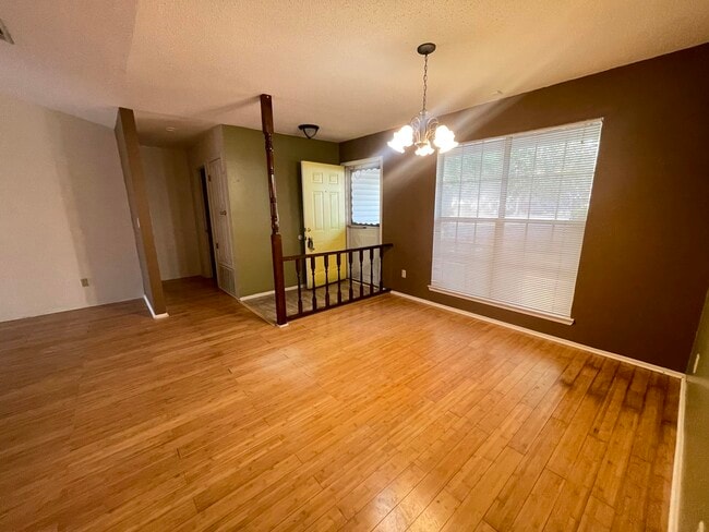 Building Photo - 117 Hollow Cove