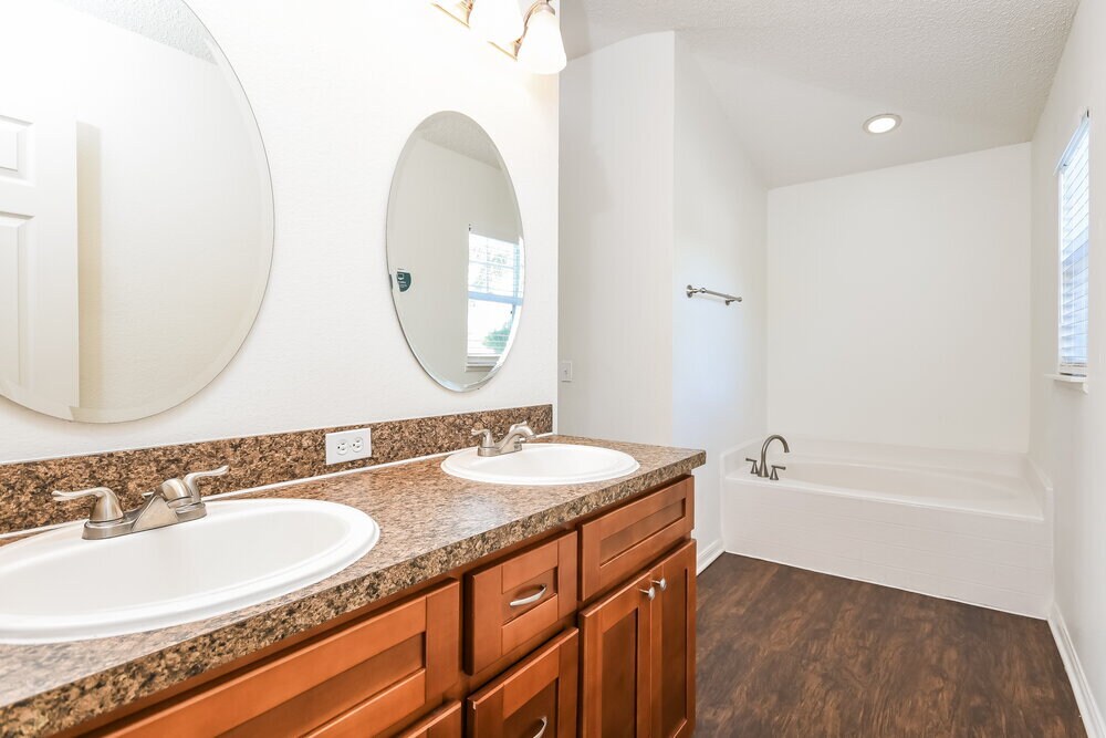 Building Photo - 2924 Elbib Dr