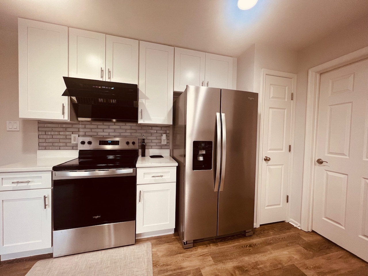 range hood vents to outside - 23 Webb Ct