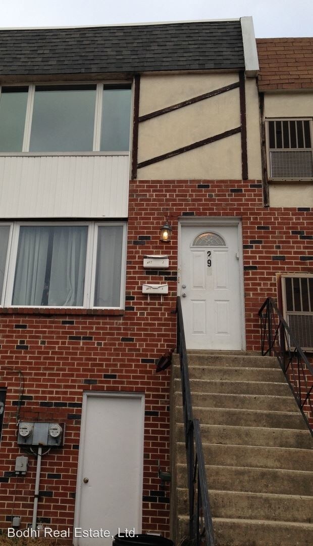 Building Photo - 292 Greenough St