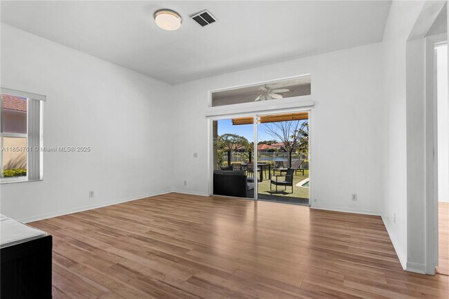 Building Photo - 4202 Sabal Ridge Cir