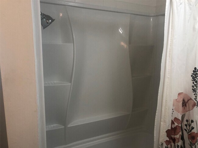 Building Photo - 905 Taulbee Ln