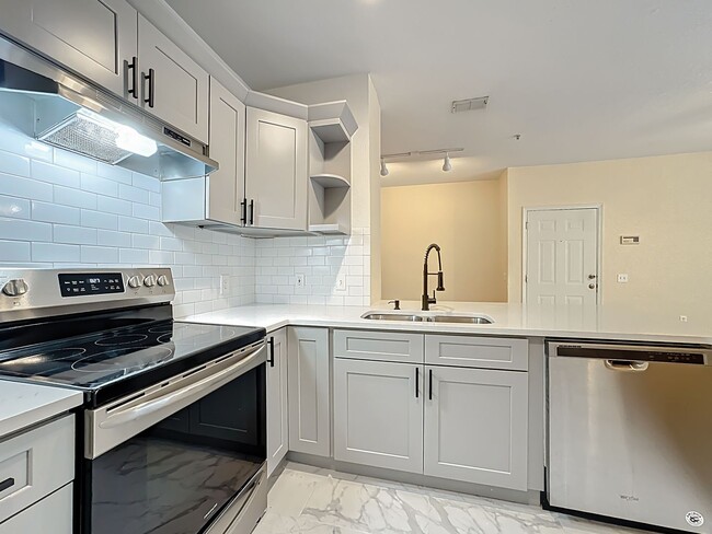 Building Photo - NEWLY RENOVATED 2-Bdrm Condo in Visconti's...
