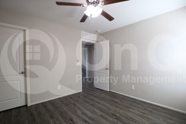Building Photo - 12123 W Cottontail Ln