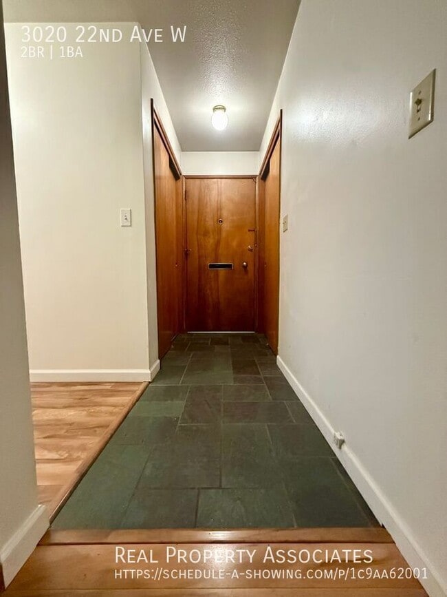 Building Photo - 3020 22nd Ave W