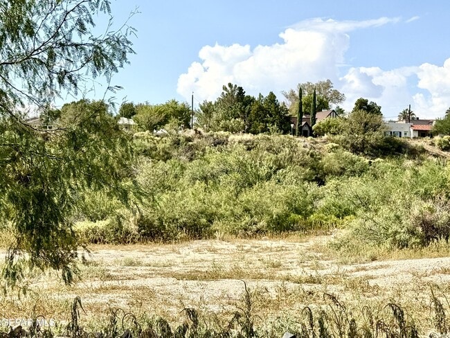 Building Photo - 611 New York Ave