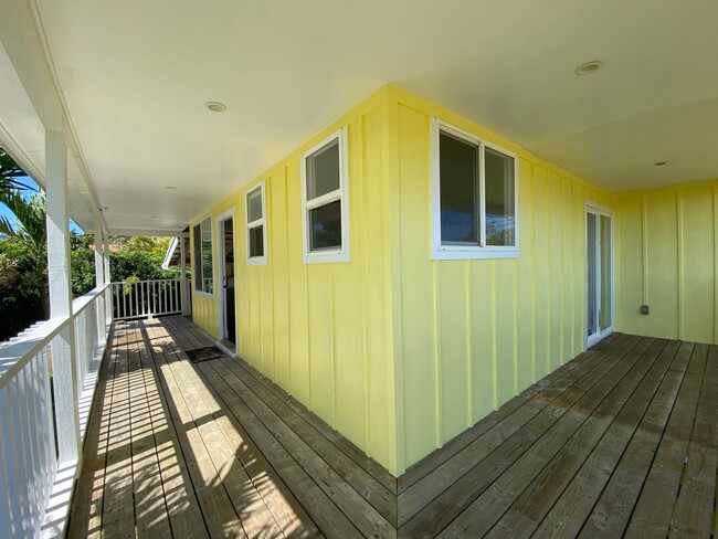 Building Photo - Adorable large 3 Bed, 2 bath with ocean view