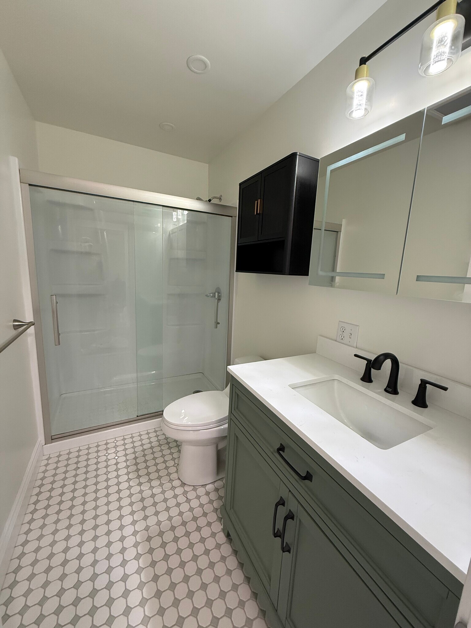 Bathroom - 120 Glendale St