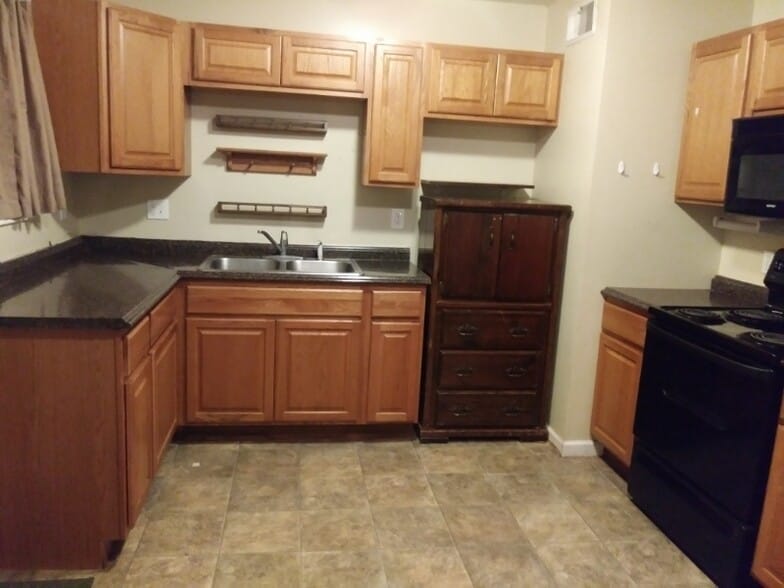 Building Photo - 1426 Plaza Pl