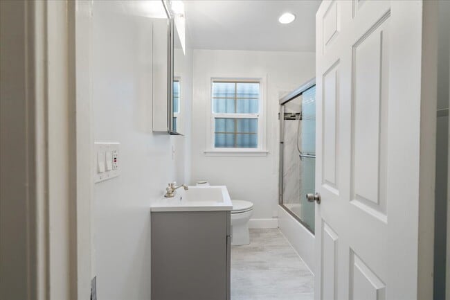 Building Photo - 2672 77th Ave