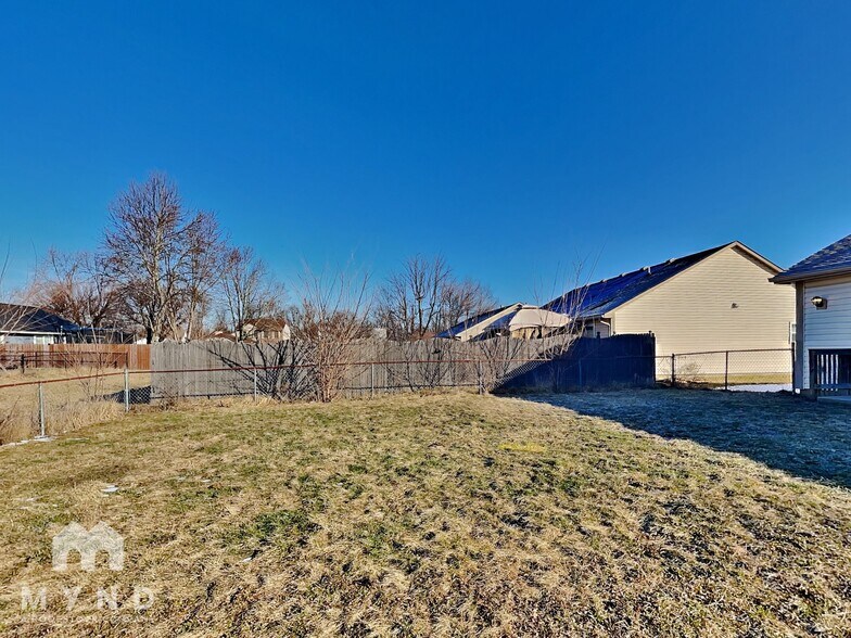 Building Photo - 3704 Bearwood Dr