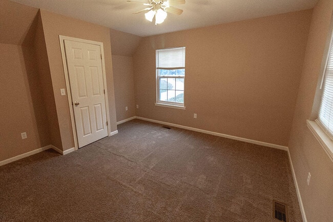 Building Photo - 1530 Florence Dr