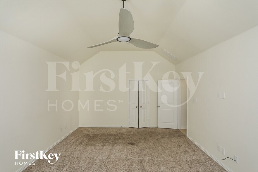 Building Photo - 1014 Longhill Way