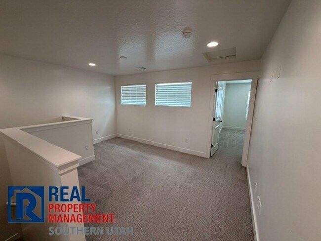 Building Photo - 5659 S Duel Ln