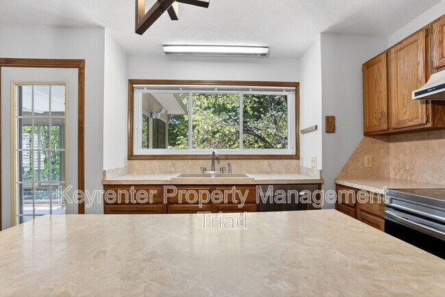 Building Photo - 407 Grenham Rd