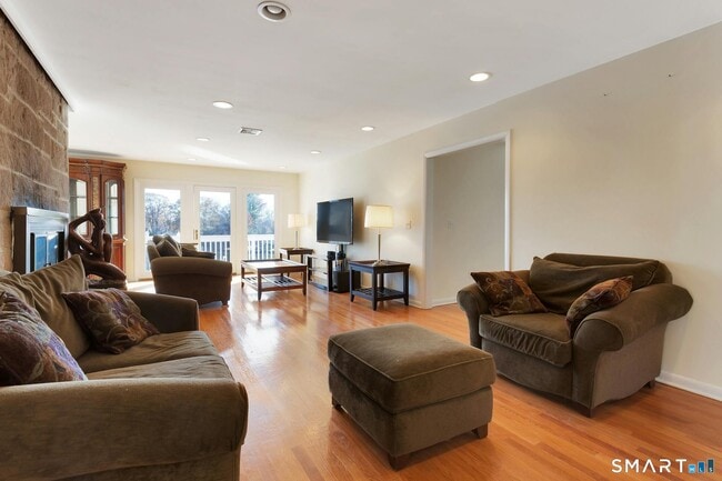 Building Photo - 192 Frenchtown Rd