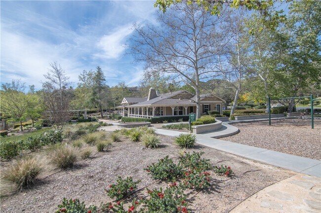 Building Photo - 27194 Red Maple St