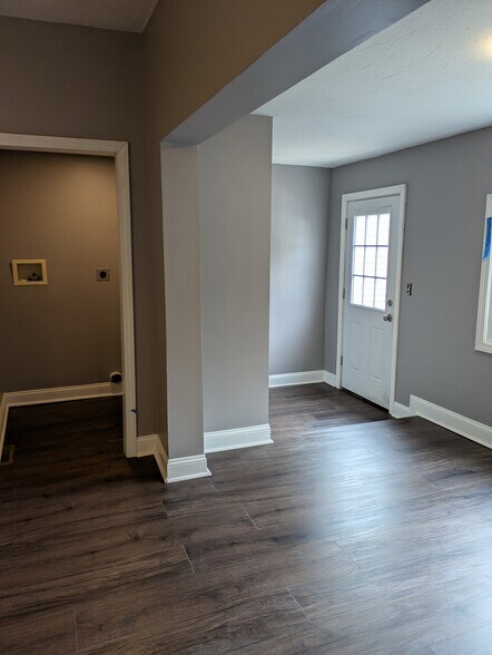 Building Photo - 16 Barrows St