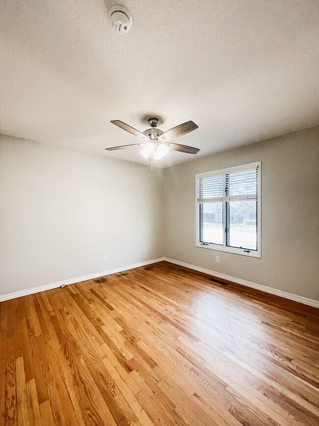 Building Photo - Southwest Springfield - Kickapoo High