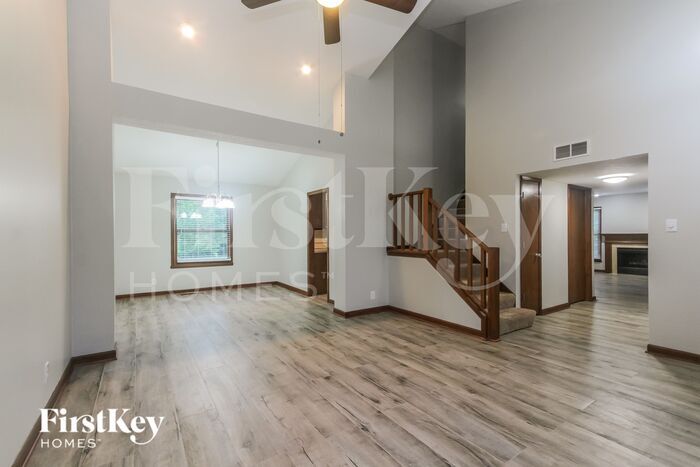 Building Photo - 1127 Farmview Ct