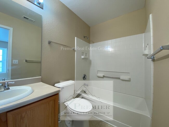 Building Photo - 10527 Country Park Point