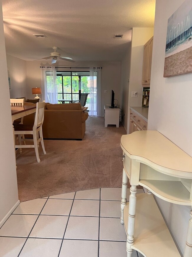 Building Photo - 2bd/2ba Townhome