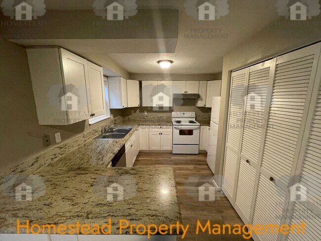 Building Photo - 661