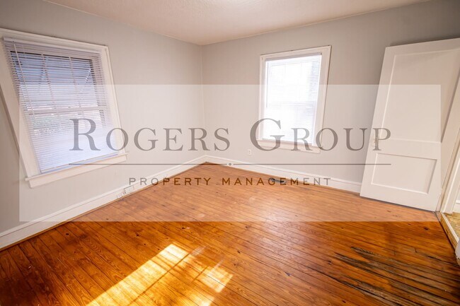 Building Photo - 1443 Perry Ave