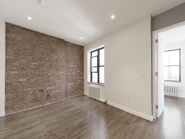 Building Photo - 211 Henry Street
