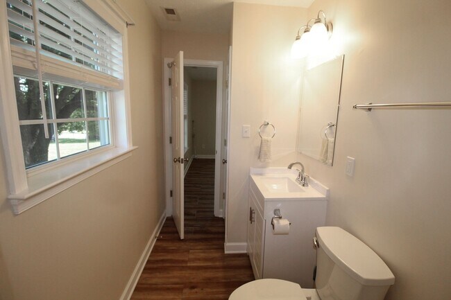Building Photo - Stunning Home with Breathtaking Blue Ridge Mountain Views!   3 Bedrooms | 2 Baths