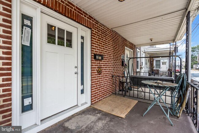 Building Photo - 916 Jersey Ave