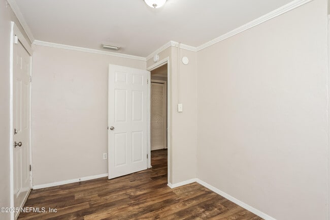 Building Photo - 10410 Wooster Dr