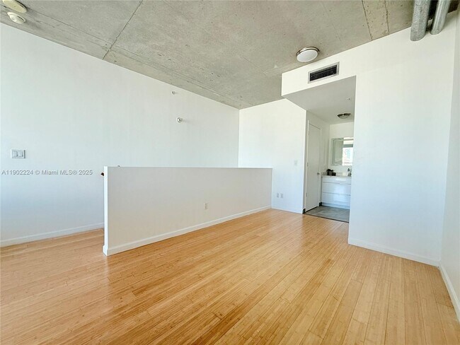 Building Photo - 690 SW 1st Ct