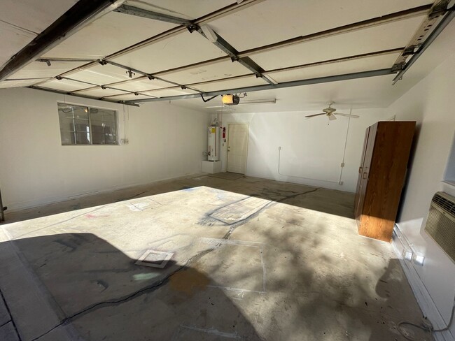 Building Photo - Two Bedroom Home in Cimaron Terrace in Hur...