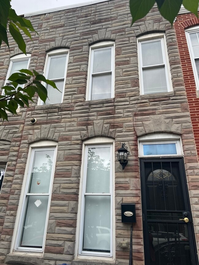 Building Photo - 422 N Collington Ave