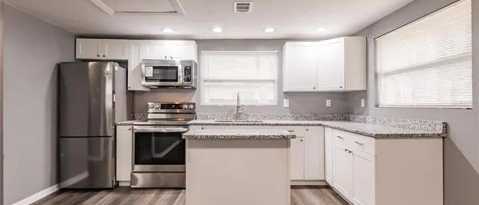 Building Photo - 3900 Locust Ave