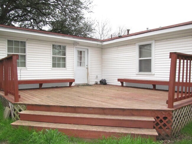 Building Photo - 3 BEDROOM CLOSE TO UMHB
