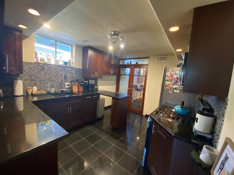 Building Photo - 1660 Winona Ct