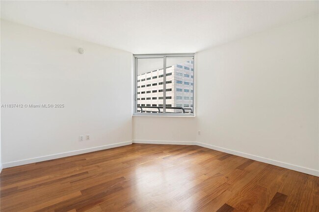 Building Photo - 325 S Biscayne Blvd