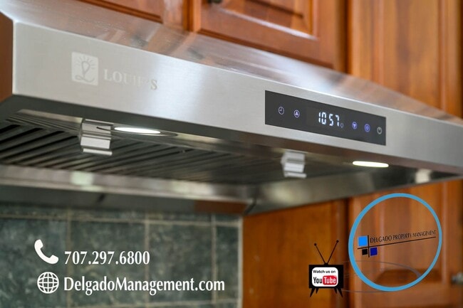 Building Photo - Large 3 bedroom home recently upgraded